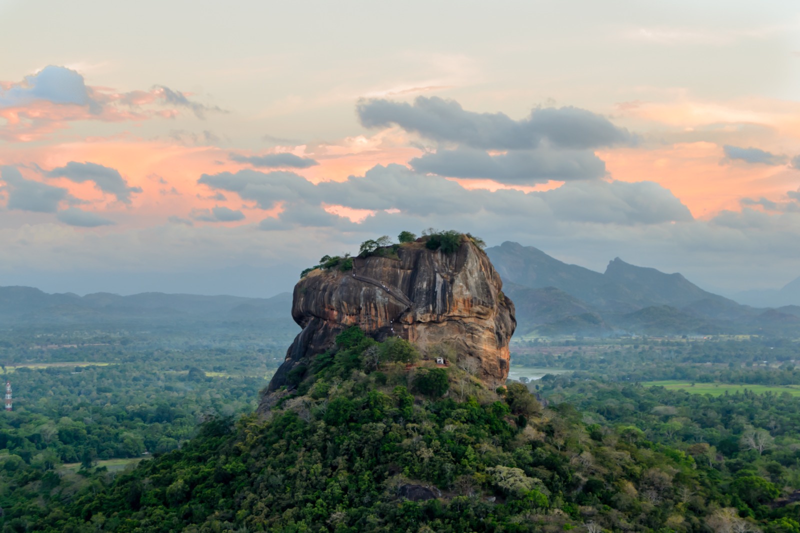 sigiriya-rock-sunset